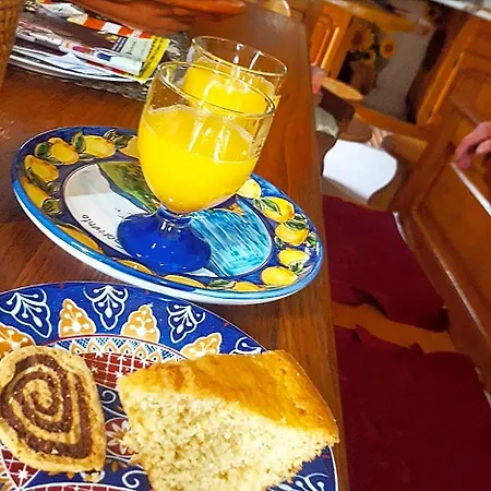De Vivo Realty - La Maison De Titty&margy Bed & Breakfast Piano di Sorrento